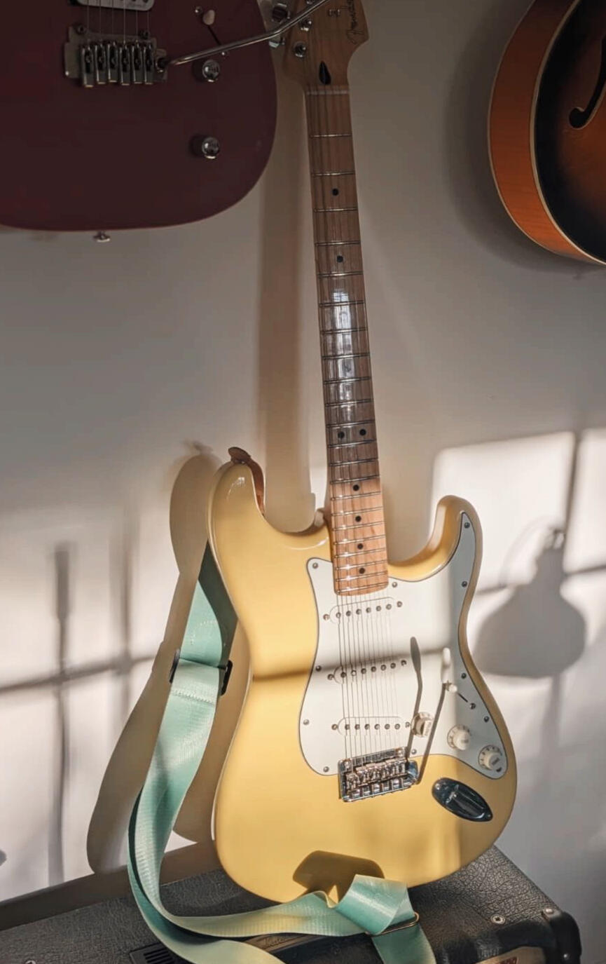 Jason Brodie guitar lessons Guitar lessons rugby Daventry Northampton professional online music coaching